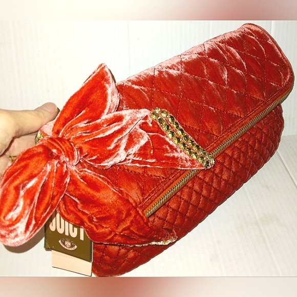 NWT☆JUICY COUTURE☆Oversized Foldover Quilted Velour Bow Clutch☆Beautiful☆Rare☆ - Picture 10 of 16